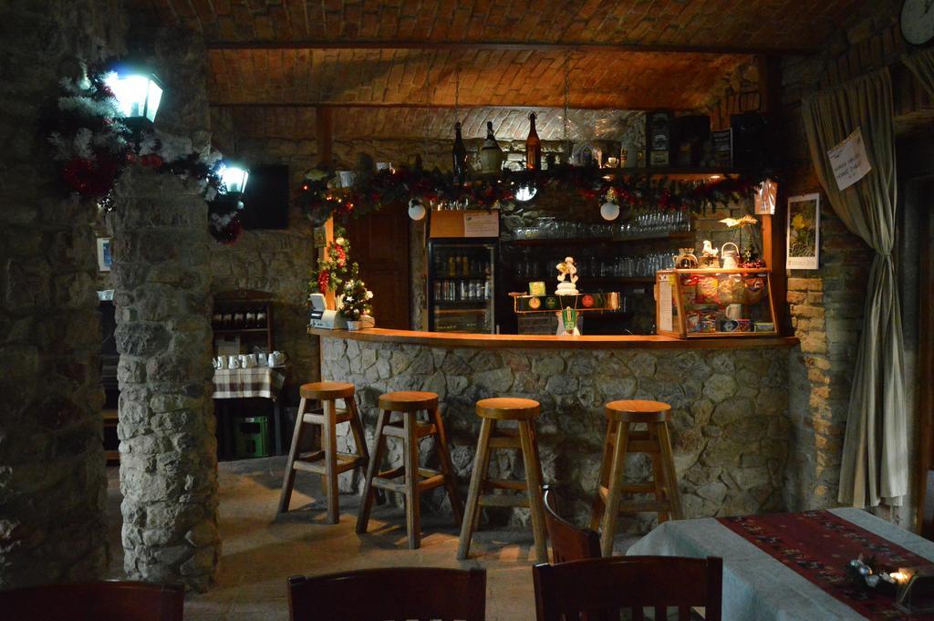 Restaurace A Penzion U Lva Karlštejn Exteriör bild